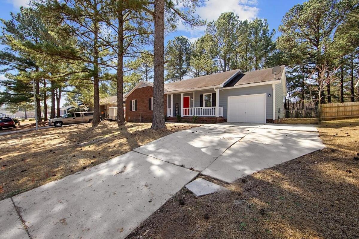 The Cliffdale Cottage Fayetteville Exterior photo
