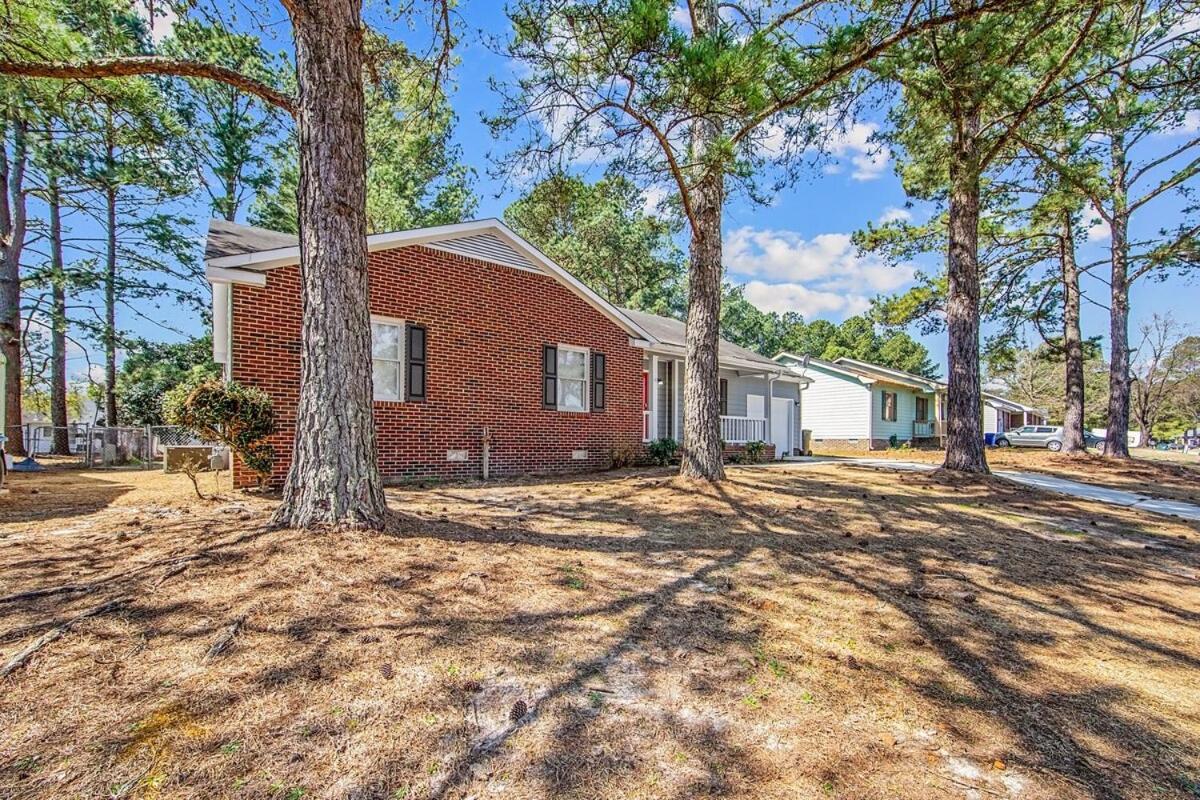 The Cliffdale Cottage Fayetteville Exterior photo